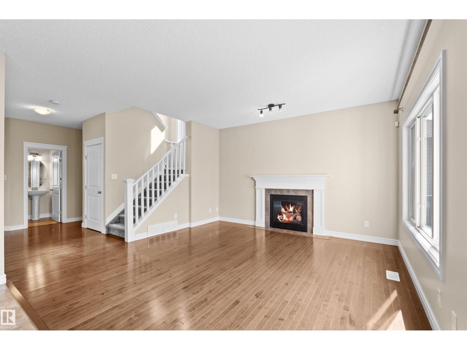 11711 16 Ave SW SW - 6