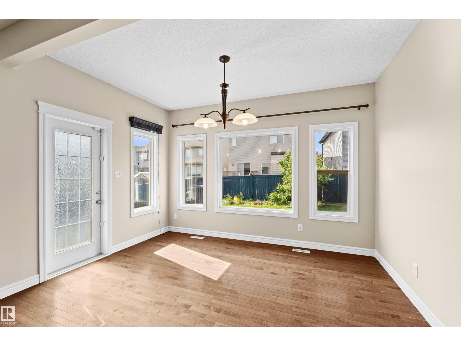 11711 16 Ave SW SW - 8