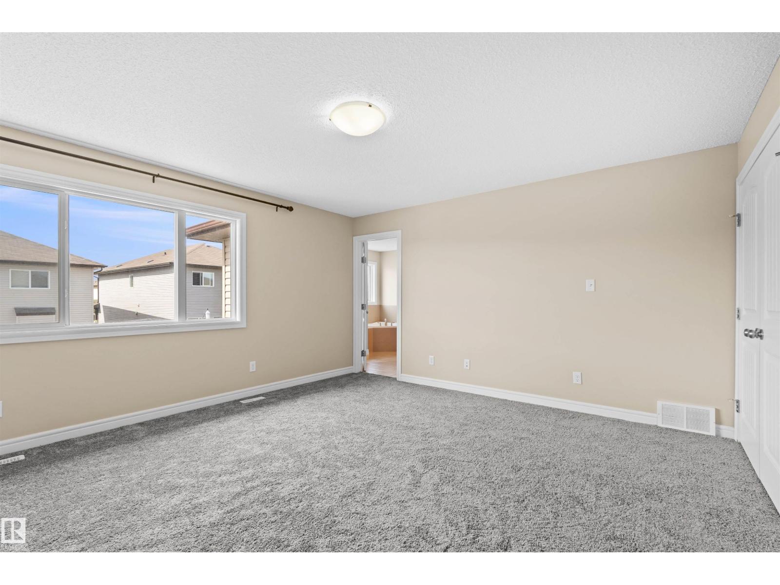 11711 16 Ave SW SW - 9