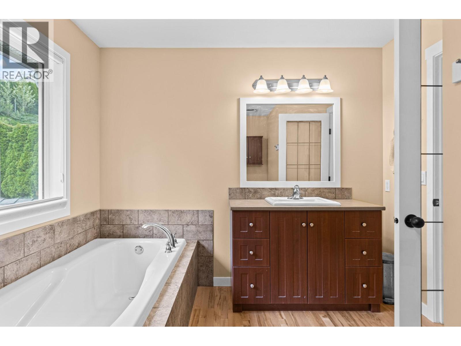  774 Nahanni Place, Kelowna