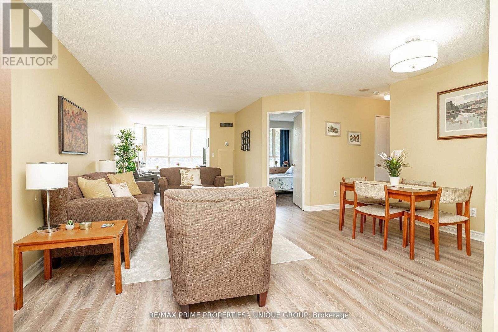 #209 33 WELDRICK ROAD E - 10