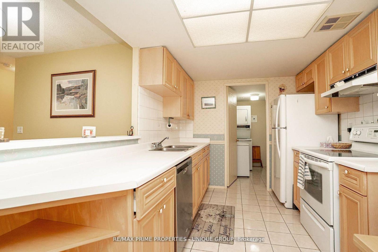 #209 33 WELDRICK ROAD E - 17