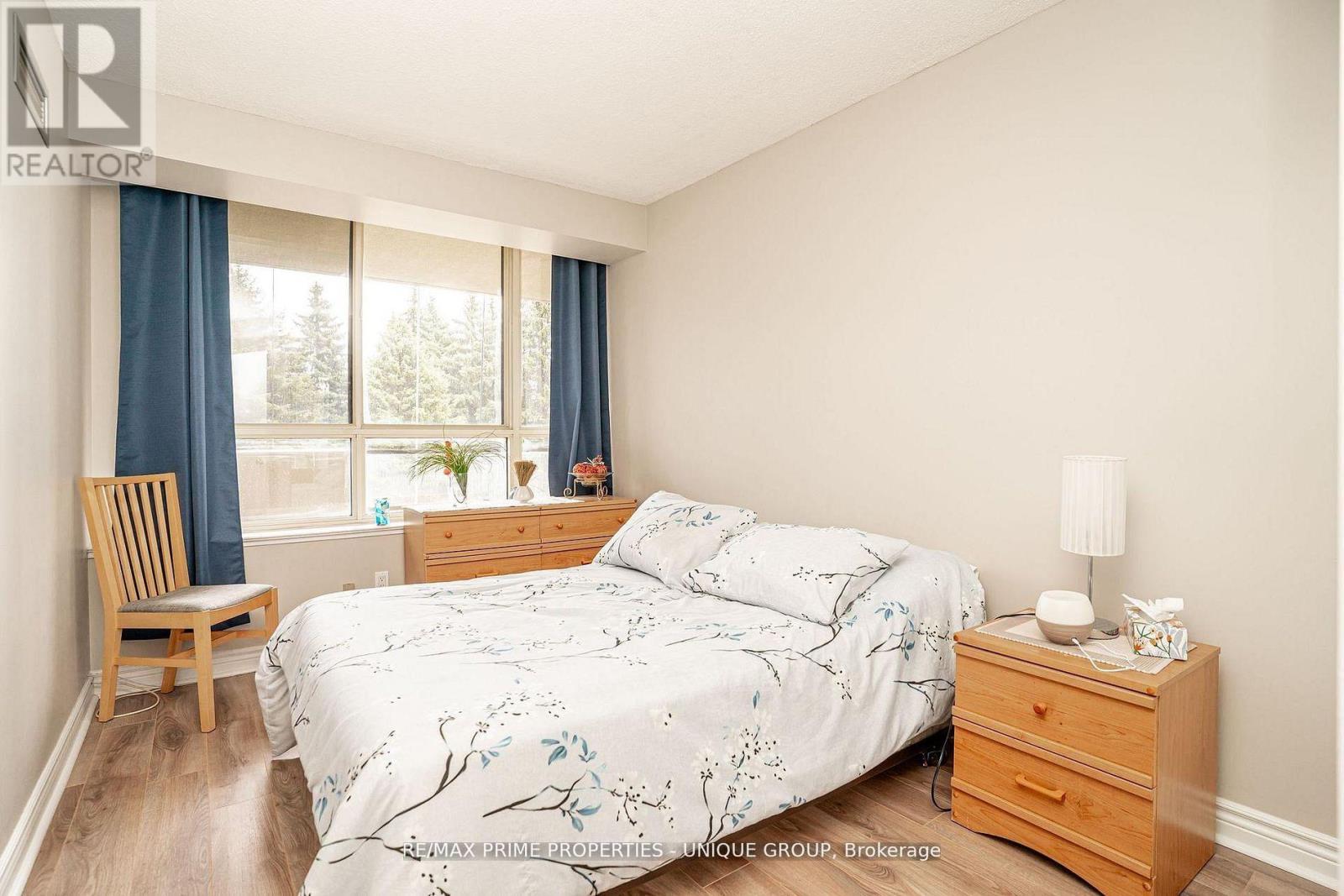 #209 33 WELDRICK ROAD E - 22