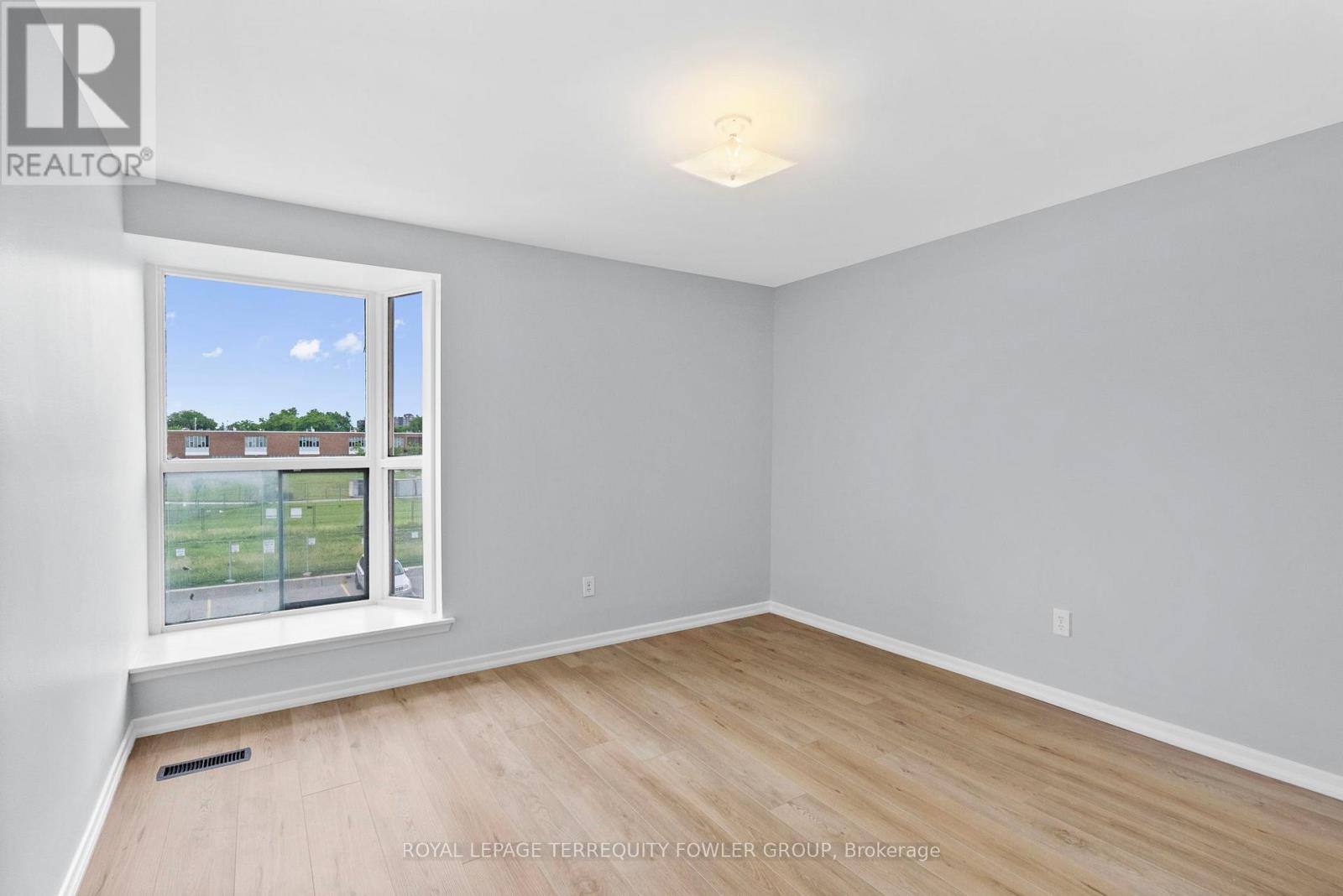#224 260 JOHN GARLAND BOULEVARD - 17