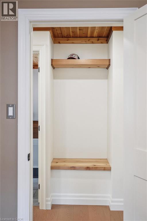 223 CARTER Avenue - Image 28