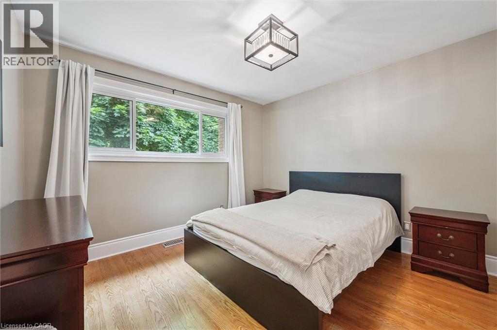 223 CARTER Avenue - Image 25