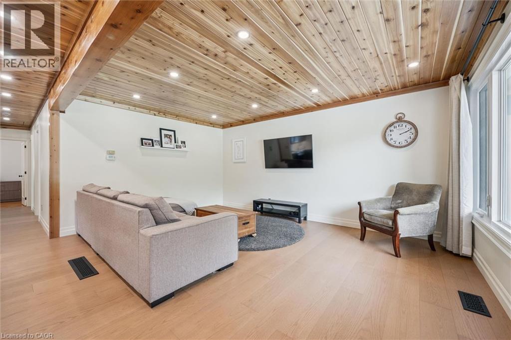 223 CARTER Avenue - 20
