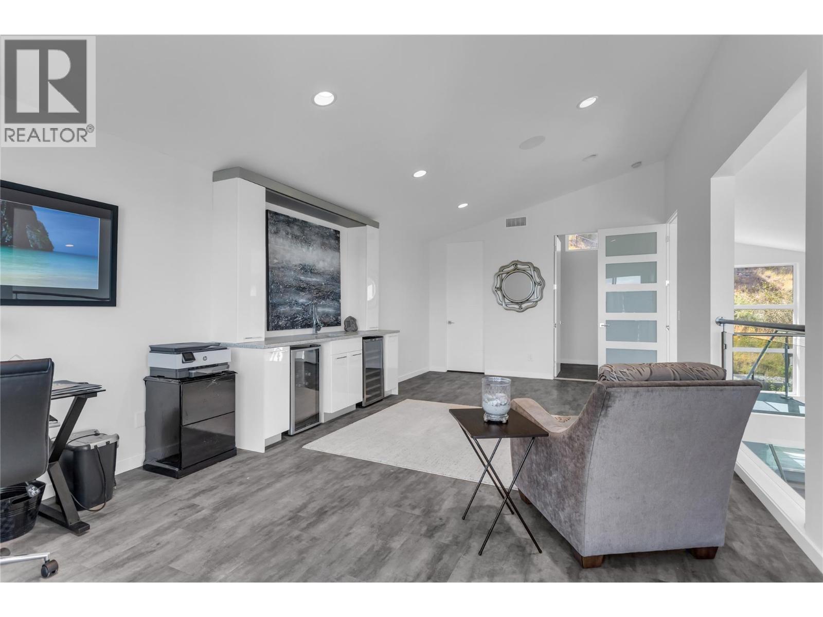 458 Cavell Place - 16