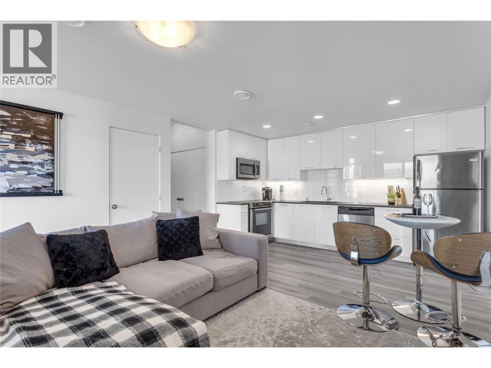  458 Cavell Place, Kelowna