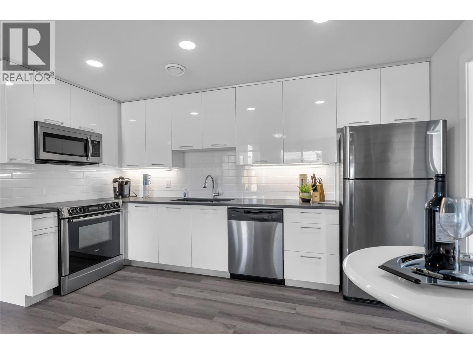  458 Cavell Place, Kelowna