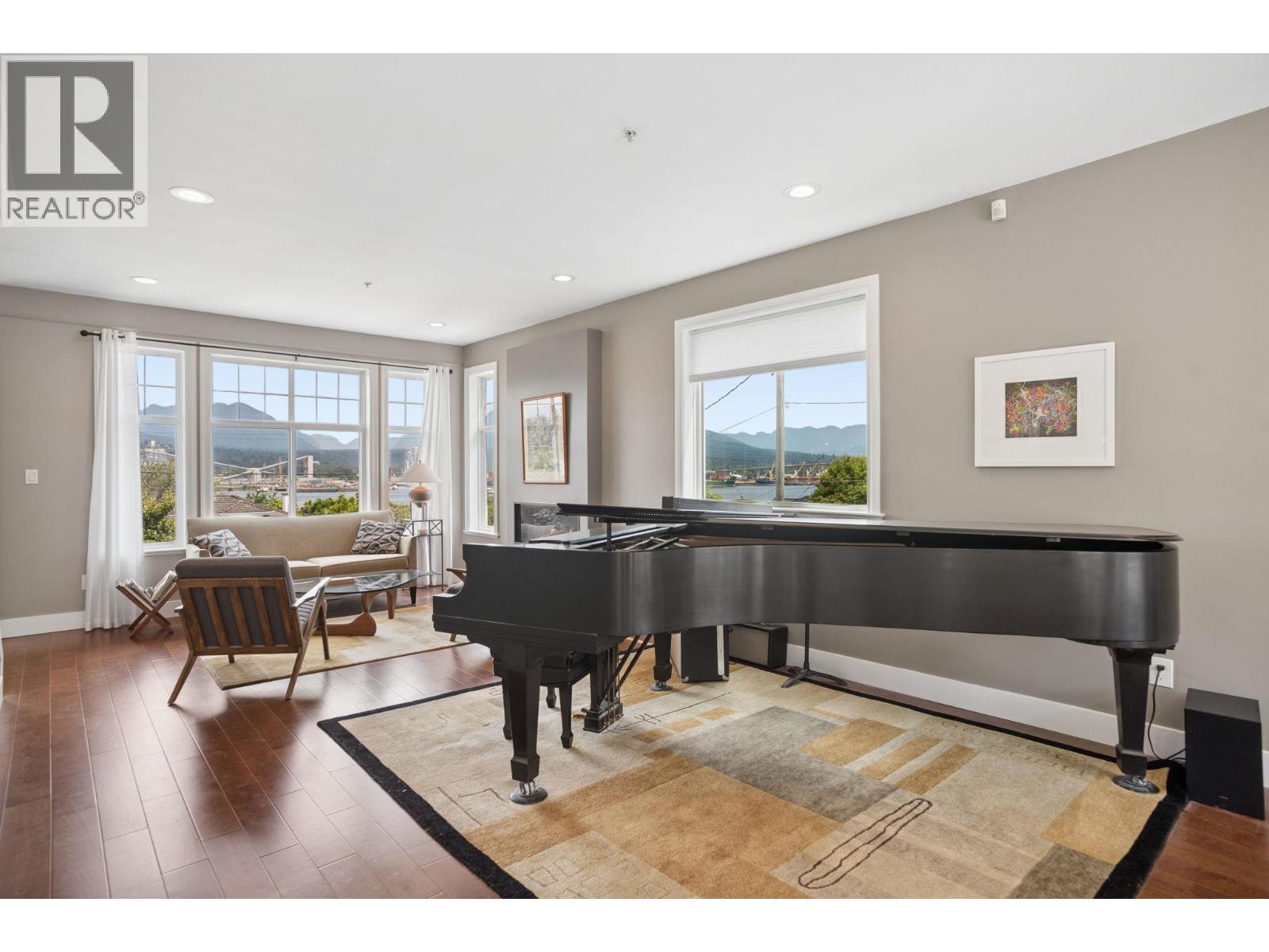 2808 WALL STREET, Vancouver