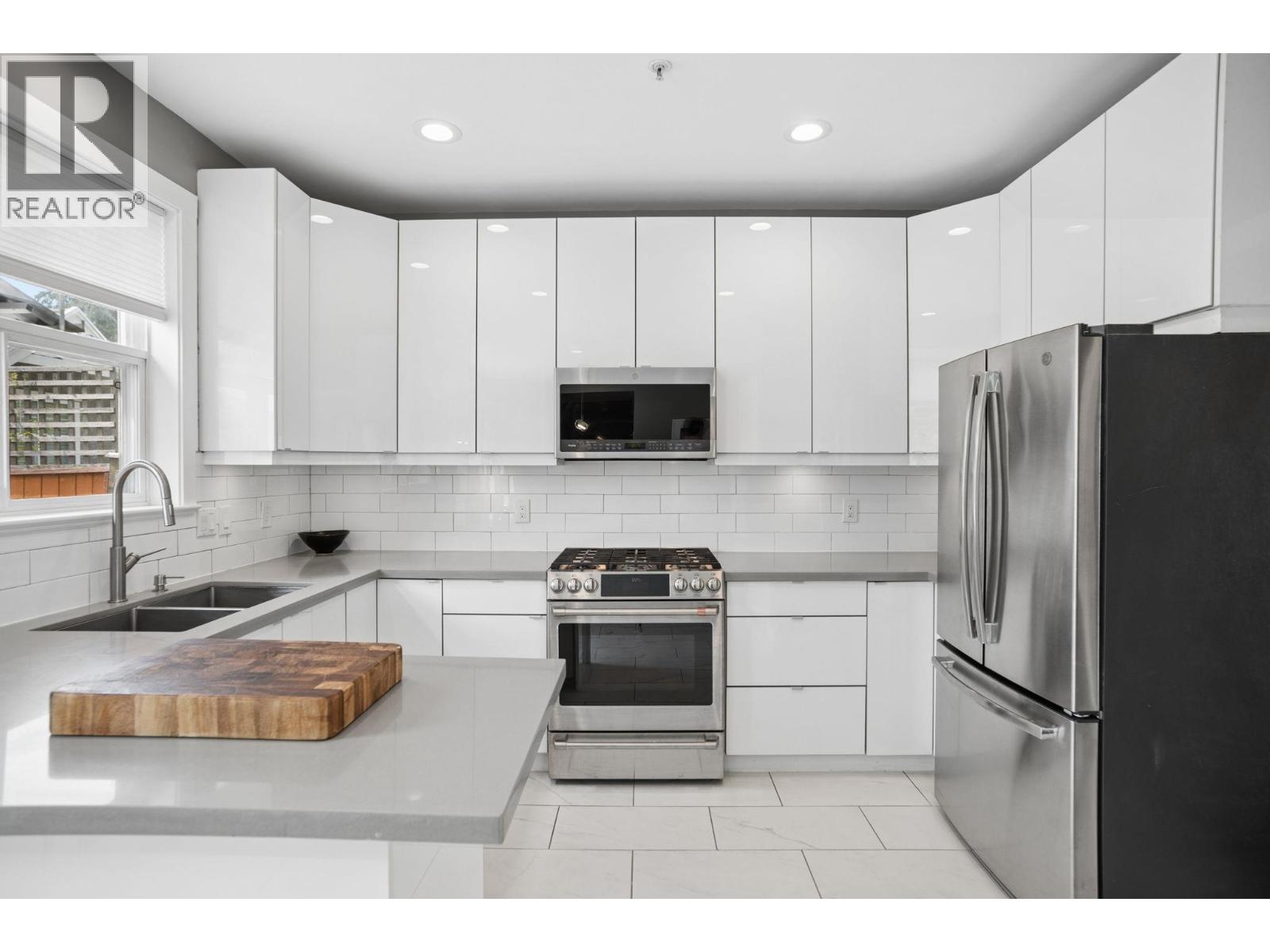 2808 WALL STREET, Vancouver