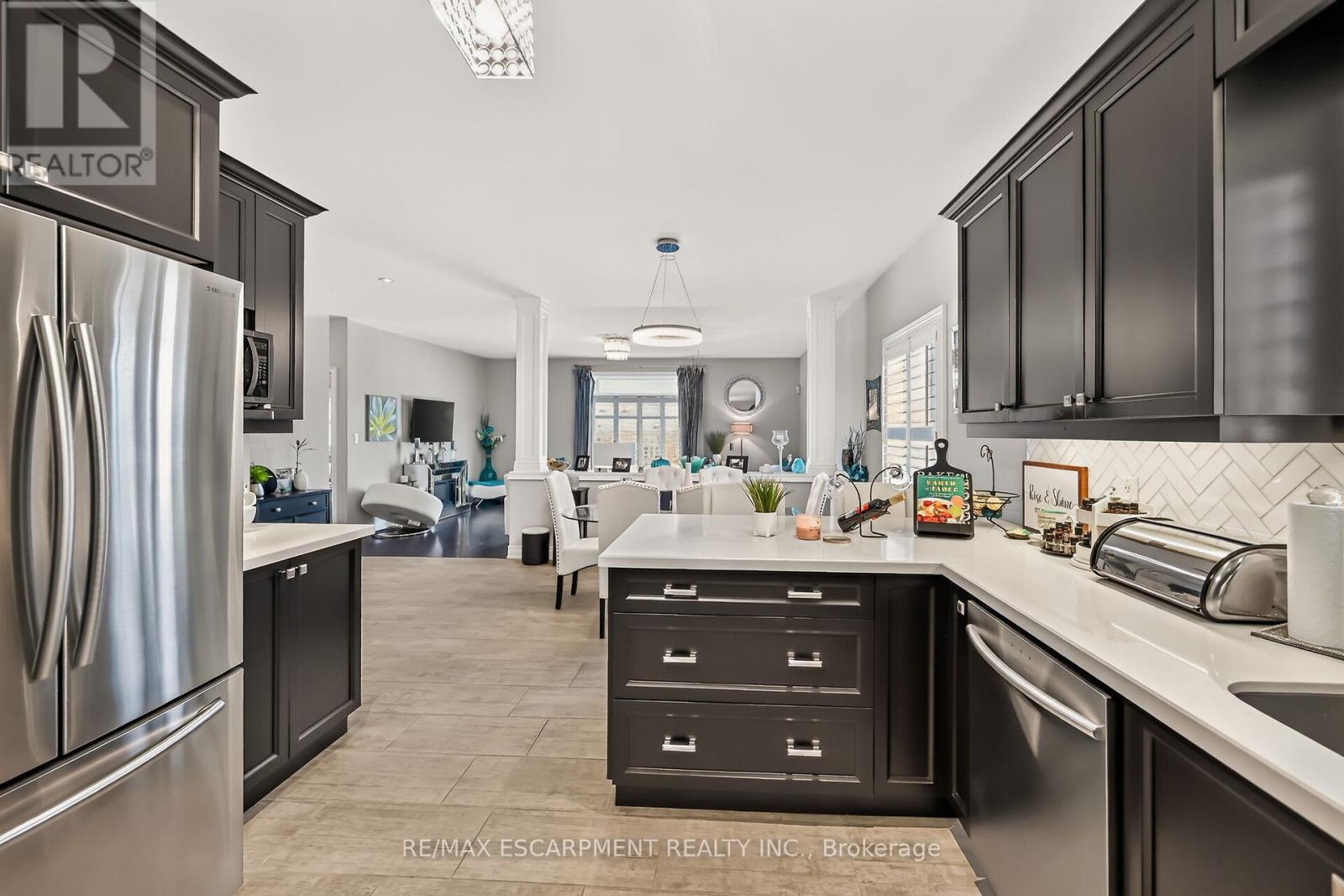8165 TWENTY ROAD E - 12