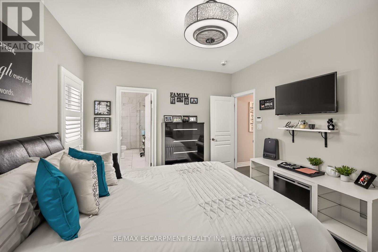 8165 TWENTY ROAD E - 20