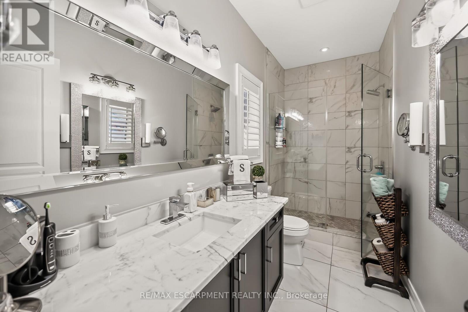8165 TWENTY ROAD E - 21