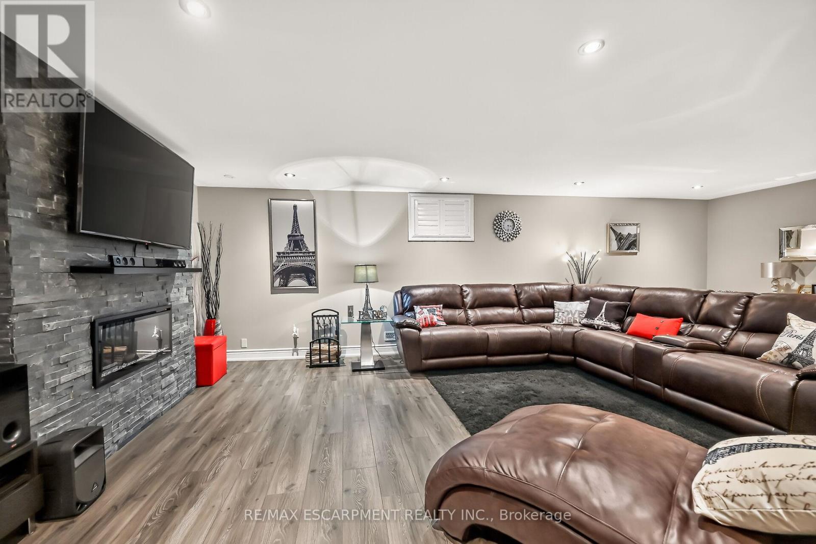 8165 TWENTY ROAD E - 31