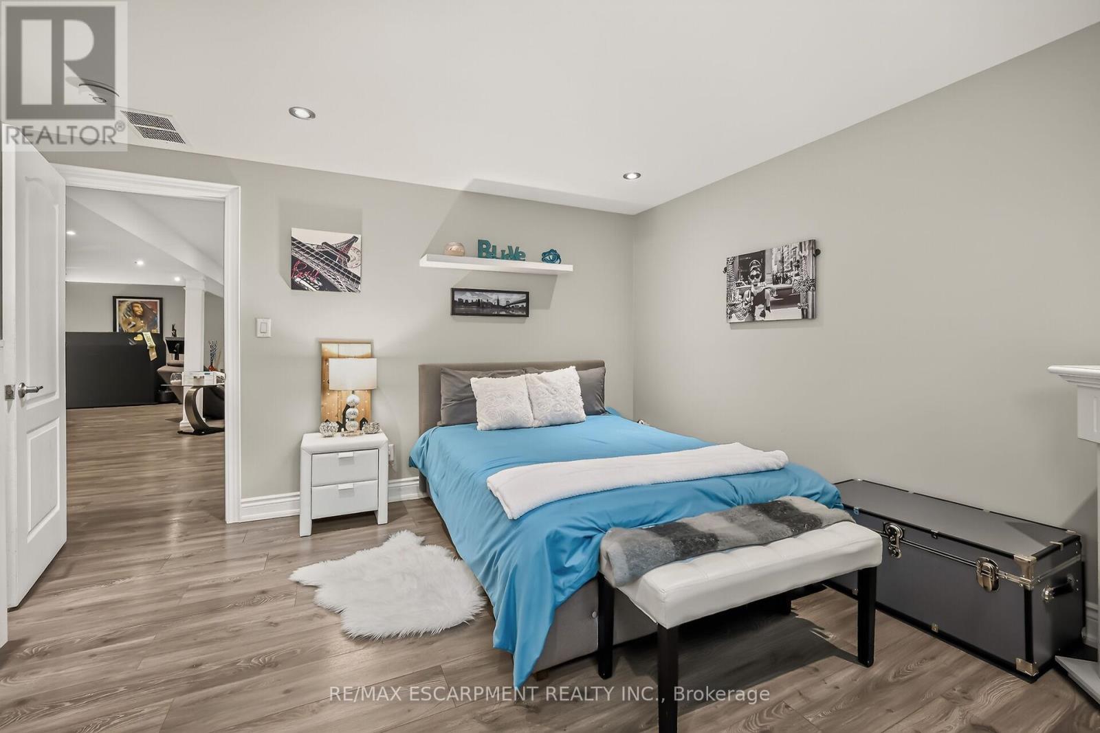 8165 TWENTY ROAD E - 36