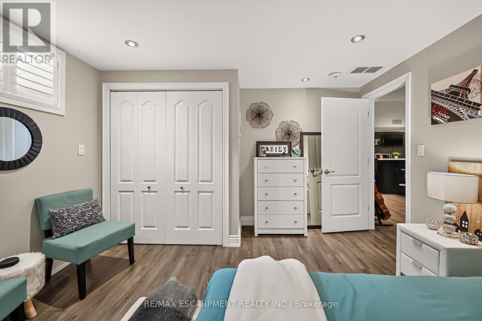 8165 TWENTY ROAD E - 37