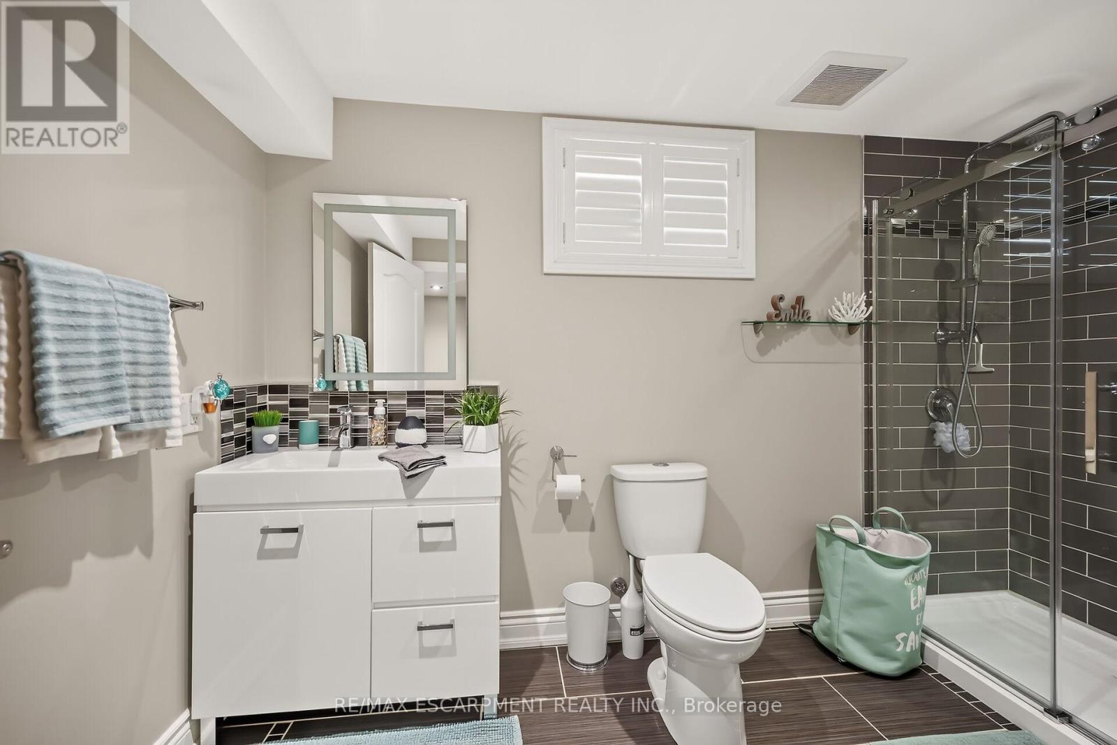 8165 TWENTY ROAD E - 38
