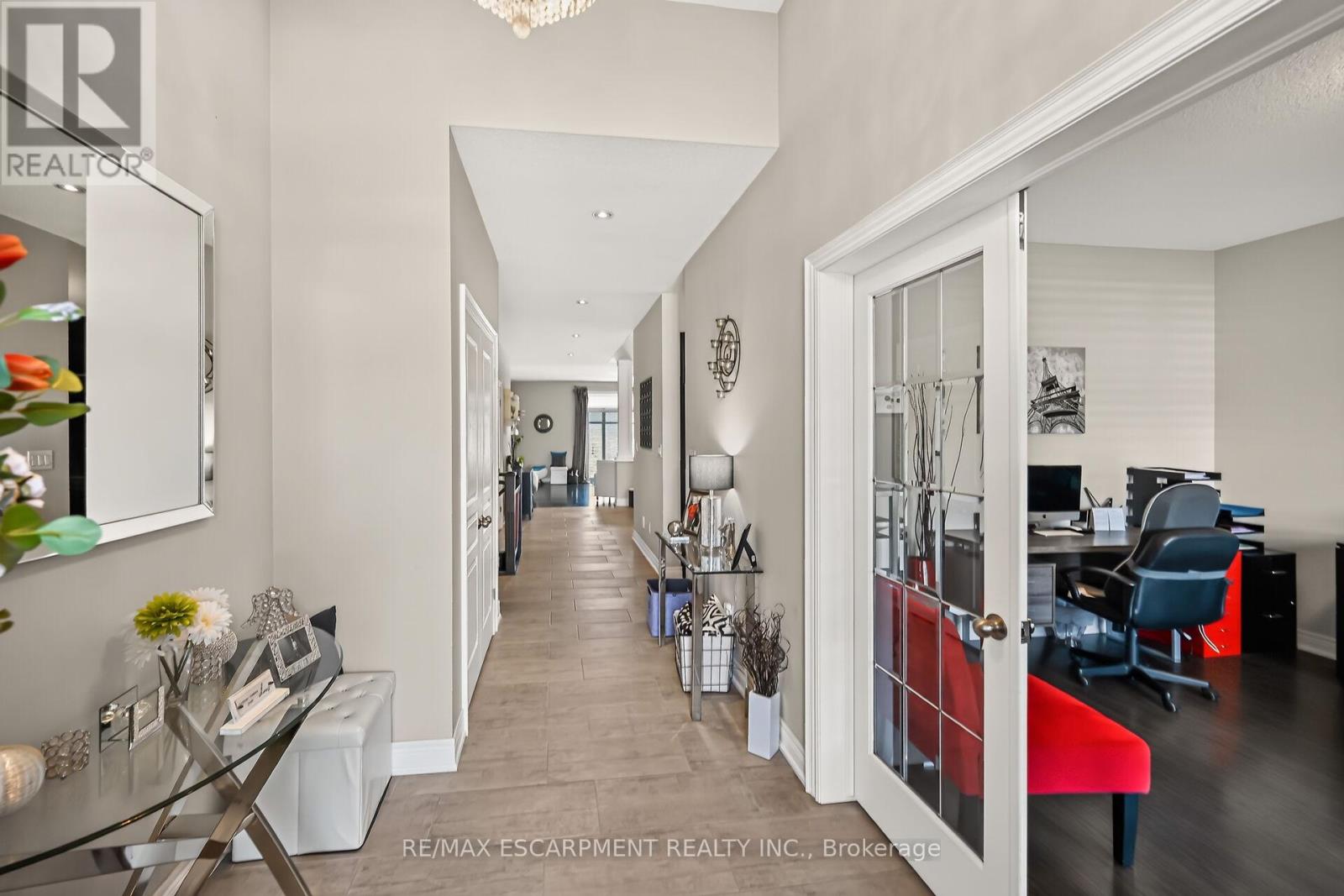 8165 TWENTY ROAD E - 4