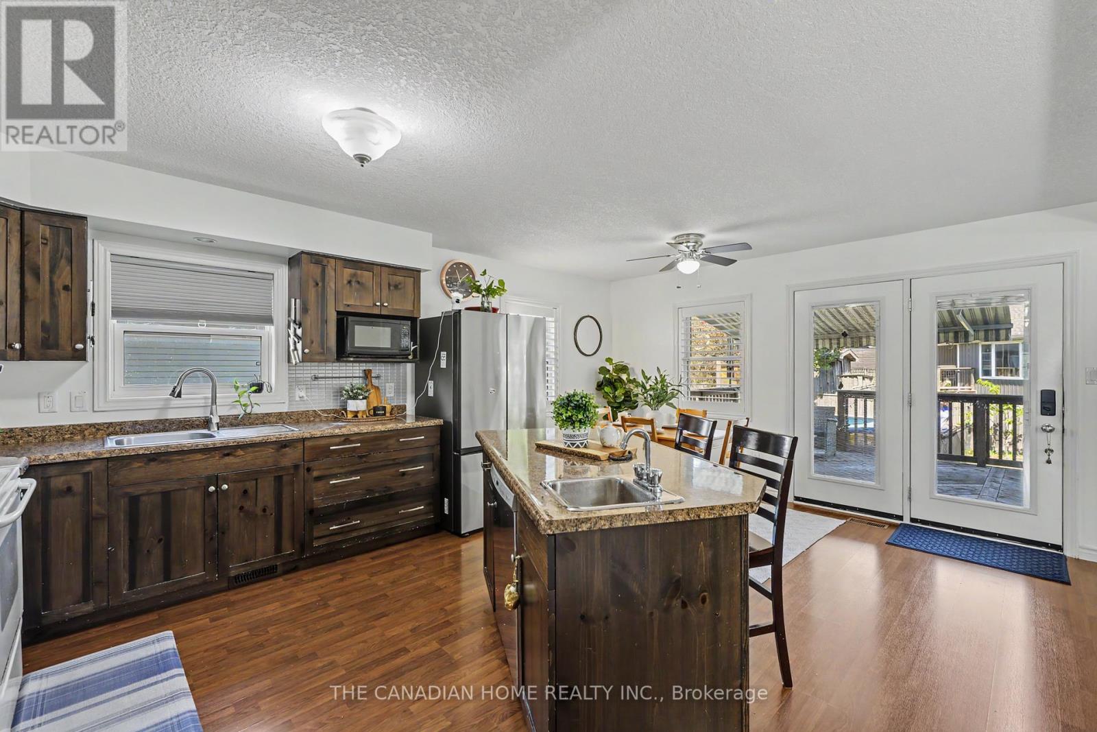 219 PICTON STREET E - 10