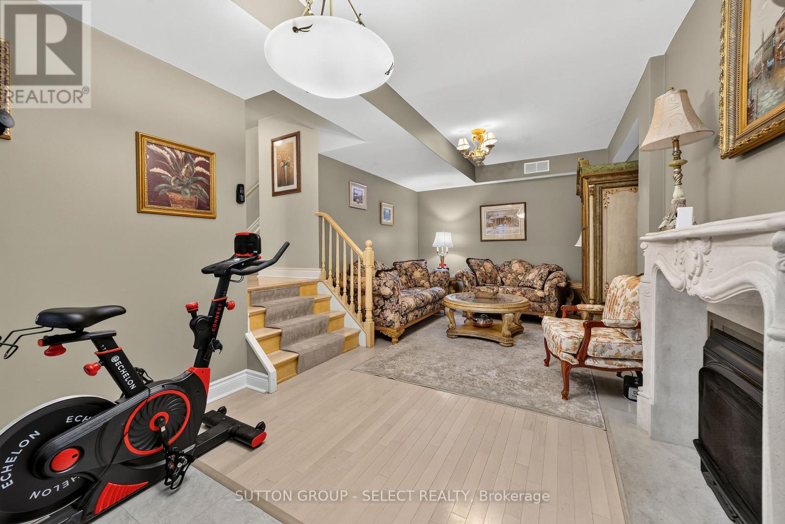 #14 152 ALBERT STREET - 32