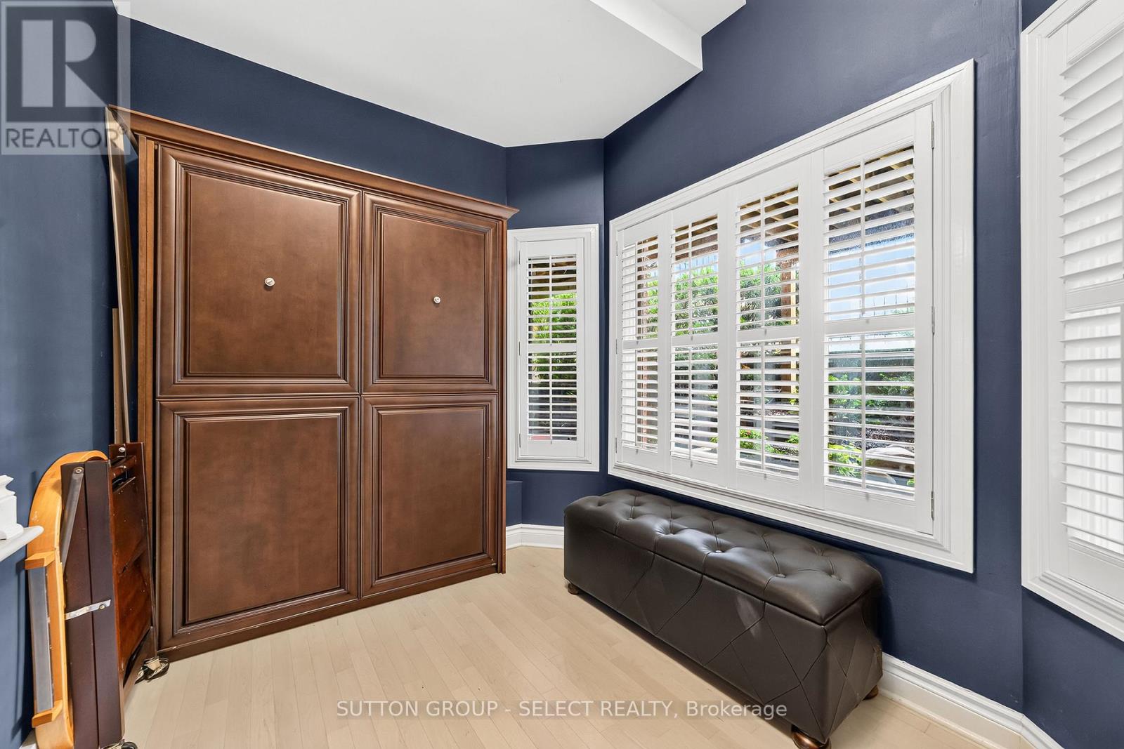#14 152 ALBERT STREET - 37