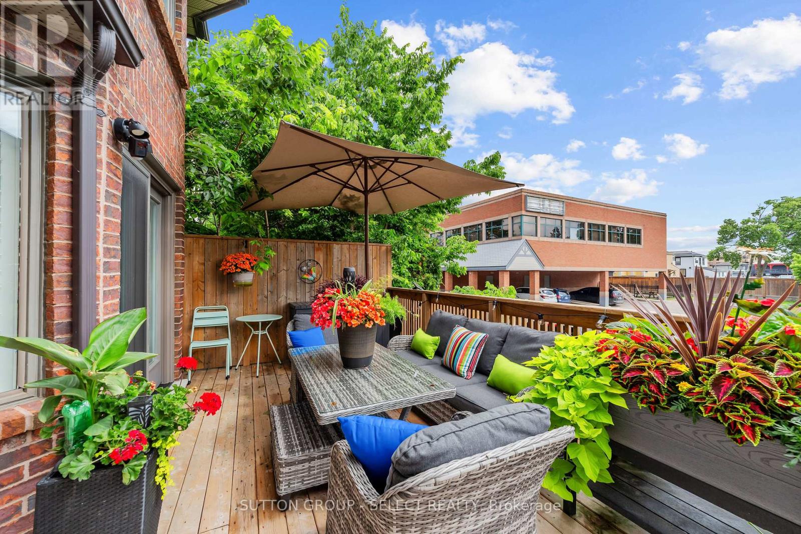 #14 152 ALBERT STREET - 5