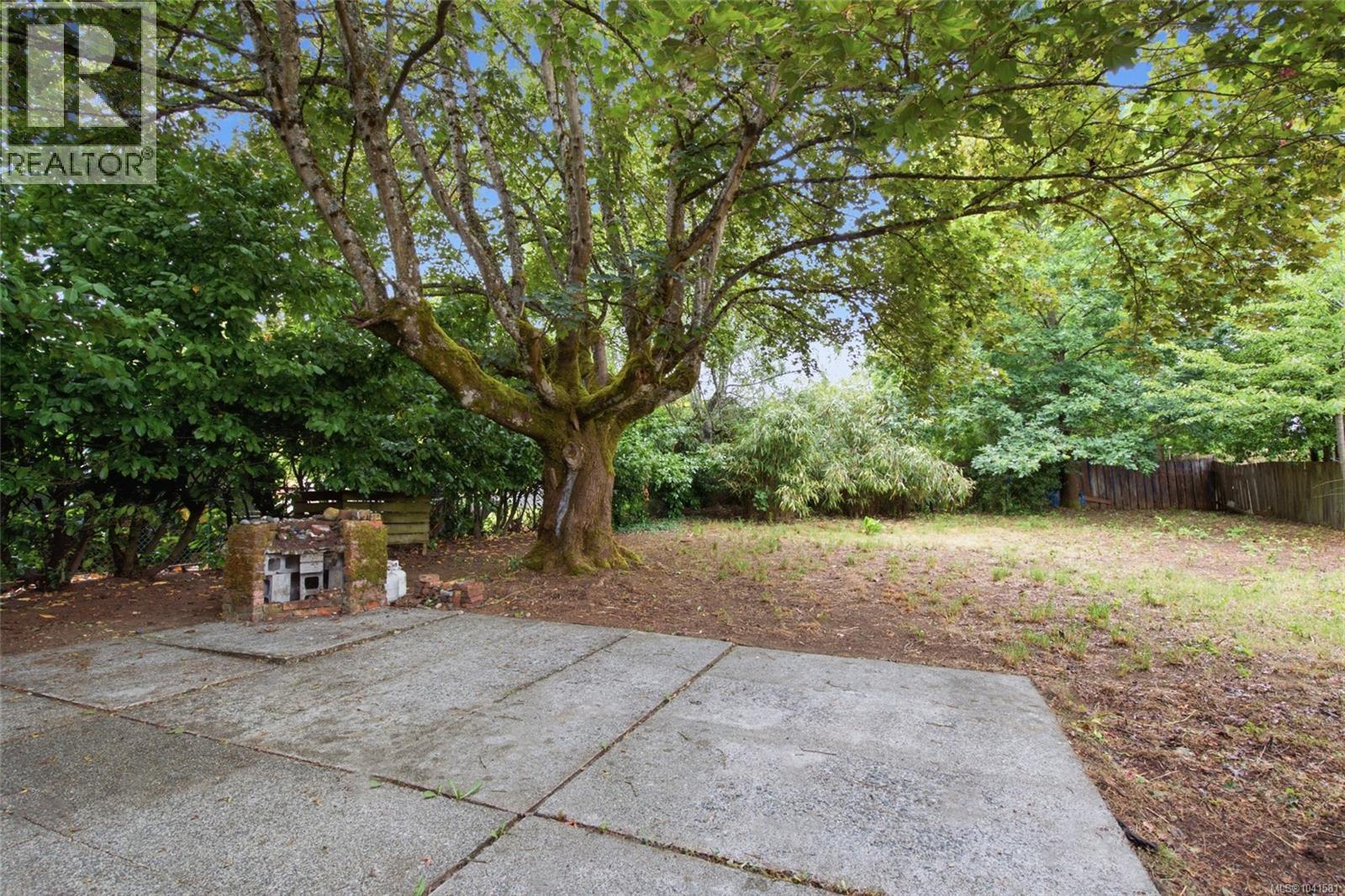 635 Bruce Ave, Nanaimo