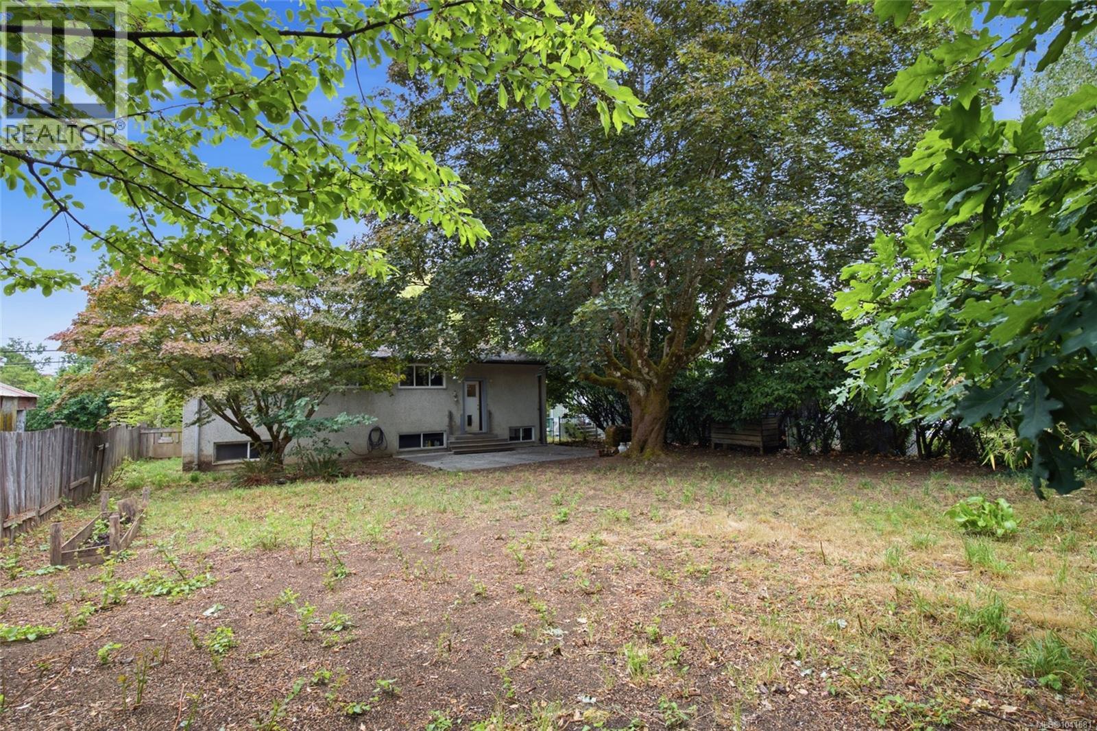 635 Bruce Ave, Nanaimo
