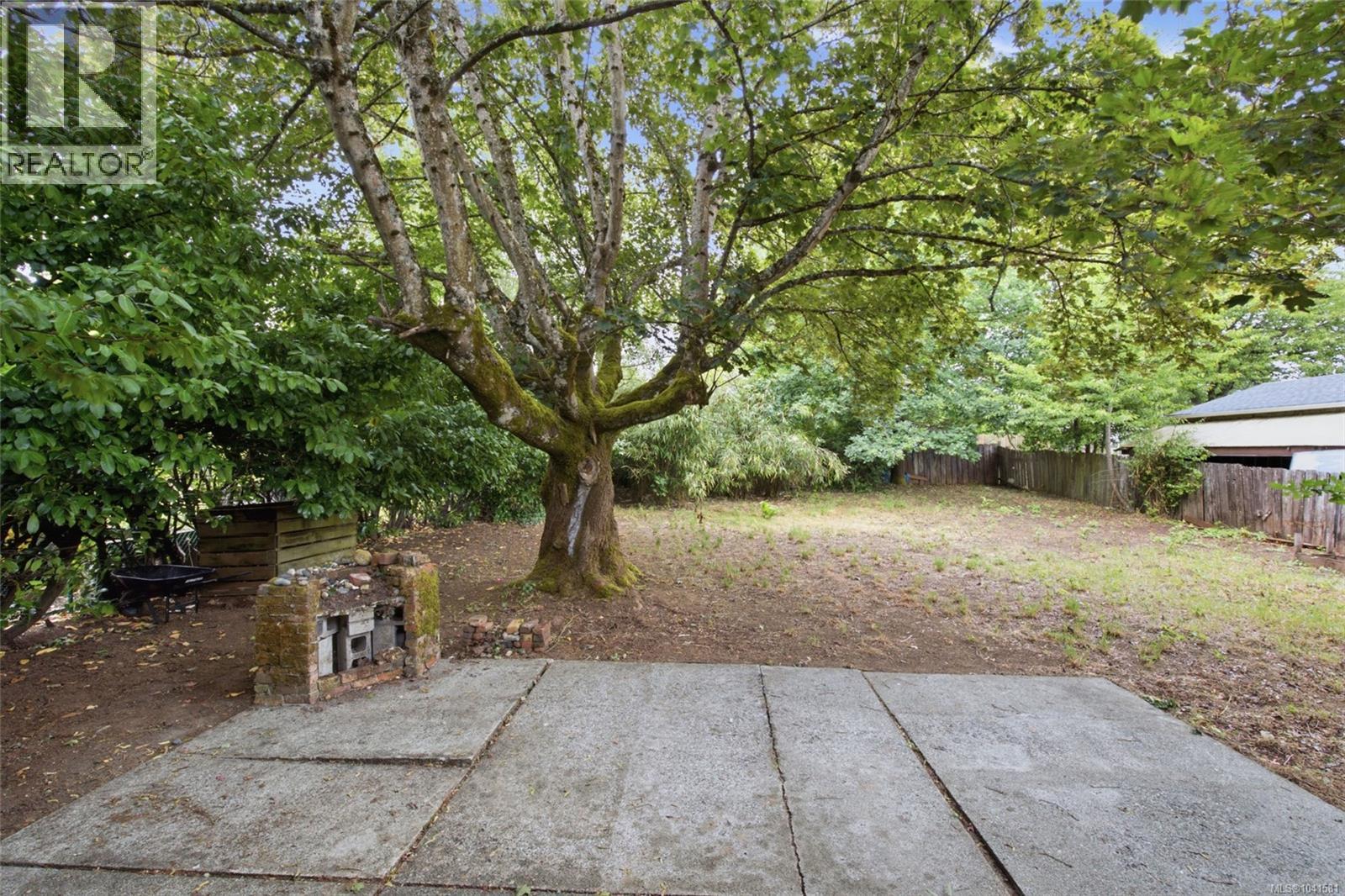 635 Bruce Ave, Nanaimo