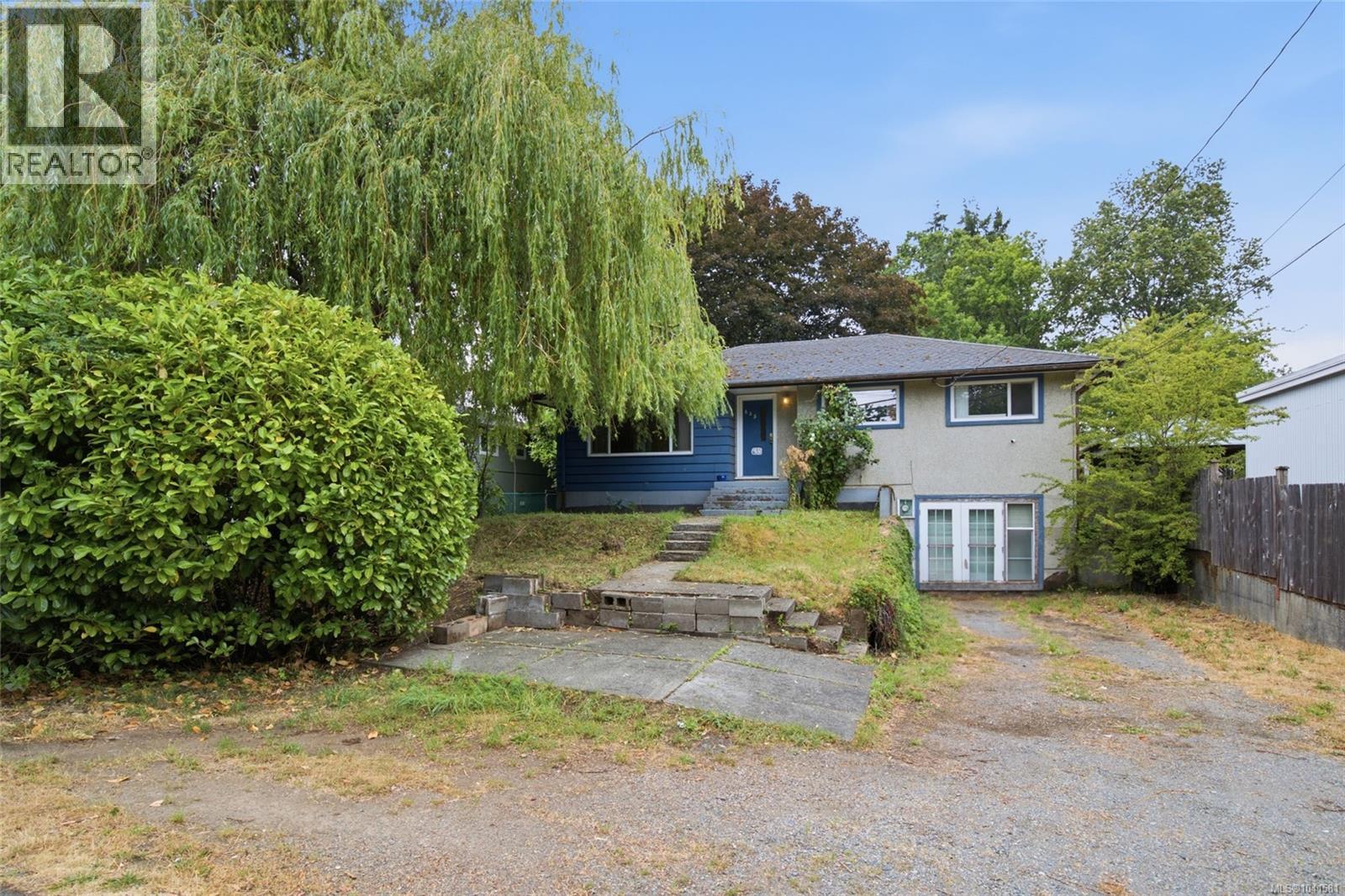 635 Bruce Ave, Nanaimo
