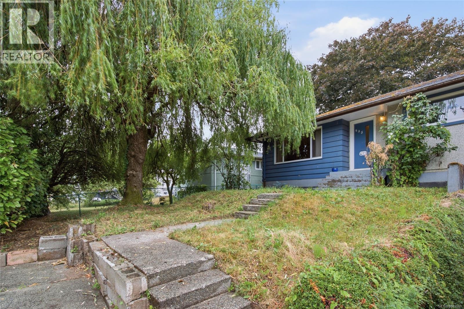 635 Bruce Ave, Nanaimo