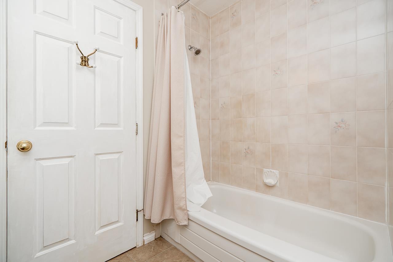 954 160B STREET, Surrey