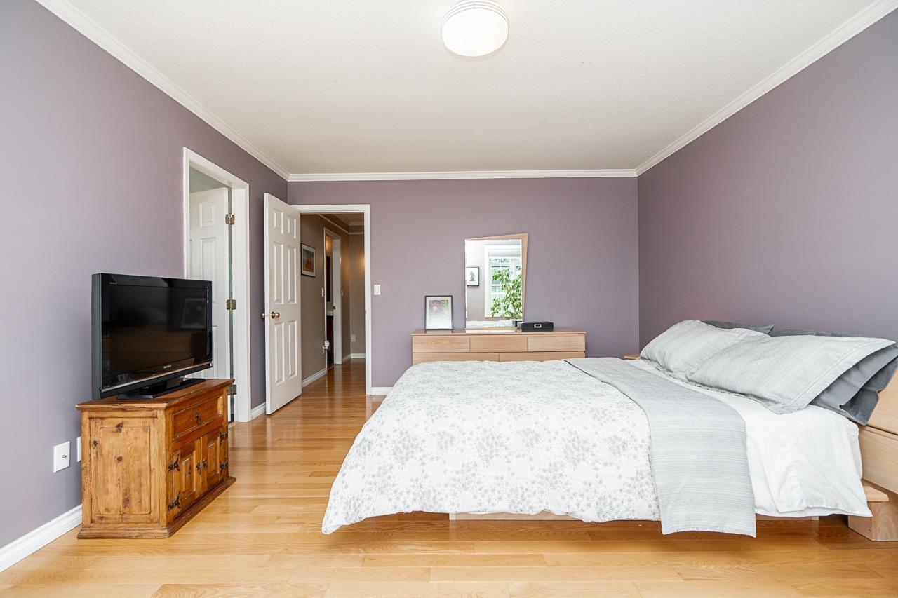 954 160B STREET, Surrey