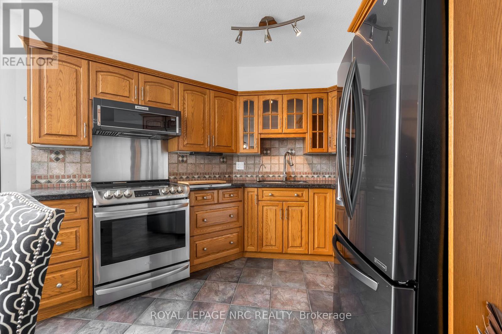 #505A 190 HWY 20 W - 19