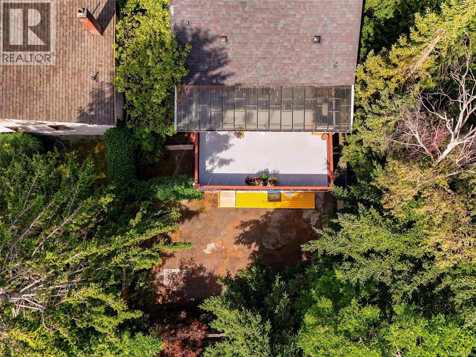 1011 Amphion St, Victoria