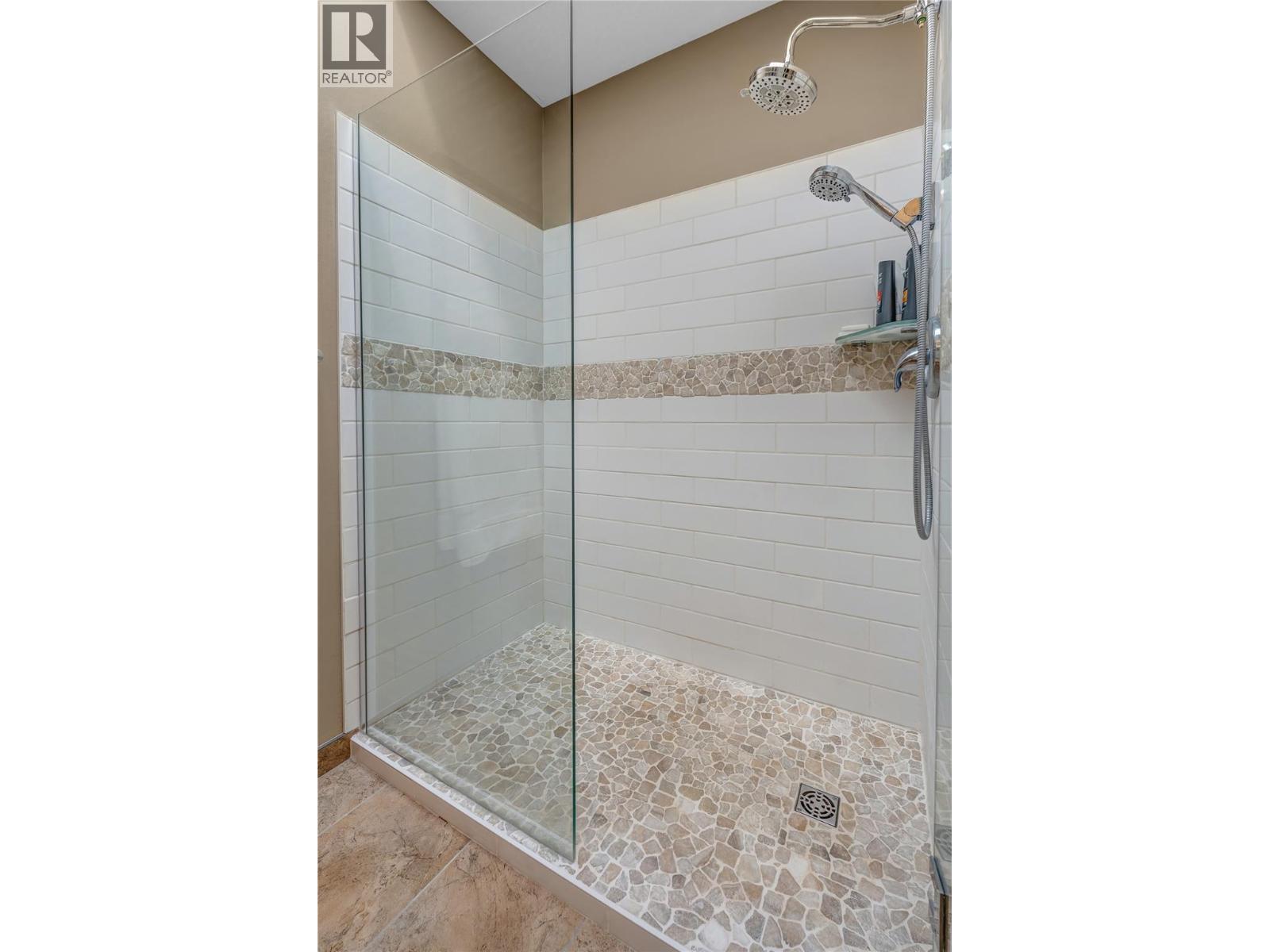 #303 3595 Skaha Lake Road - 22