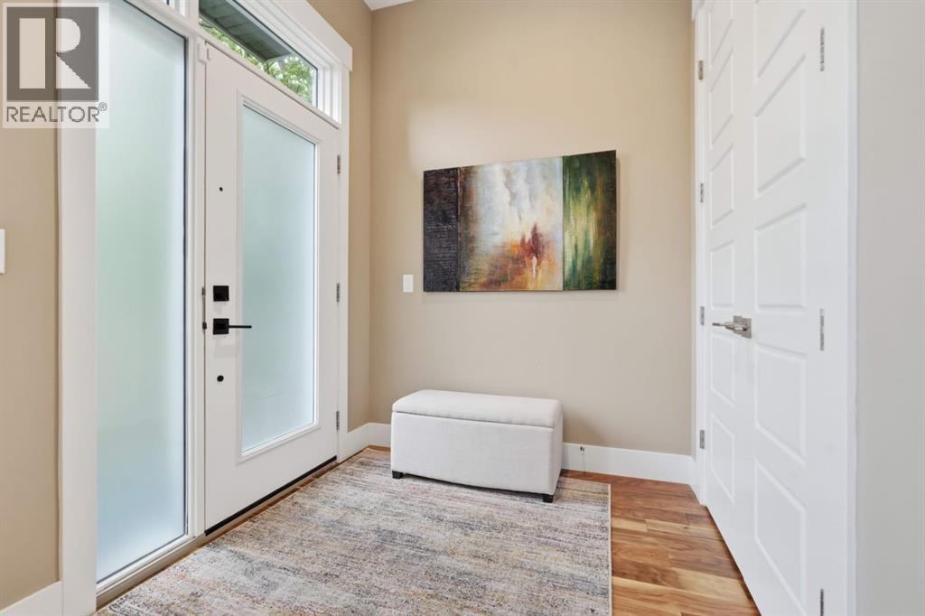 2016 31 Avenue SW - photo 3