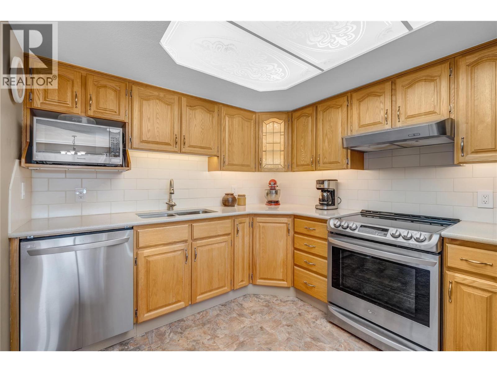 #303 3595 Skaha Lake Road - 6