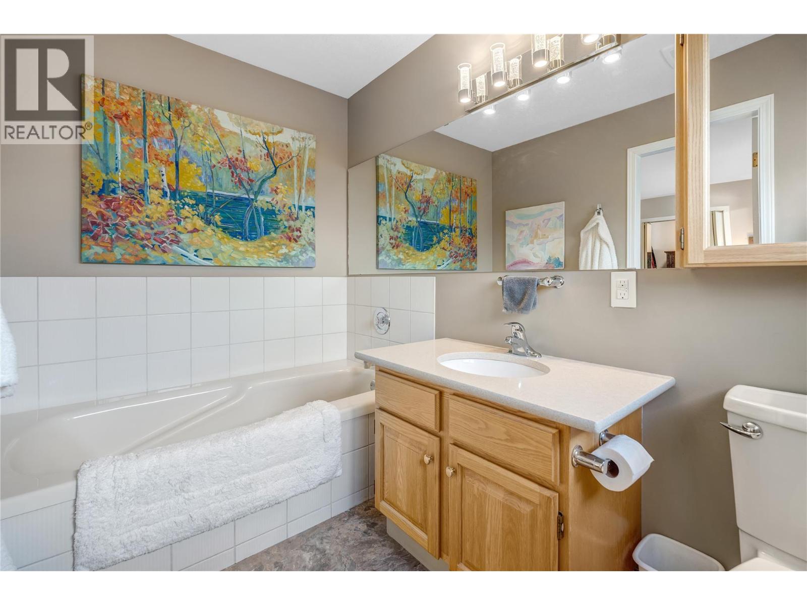 #303 3595 Skaha Lake Road - 18