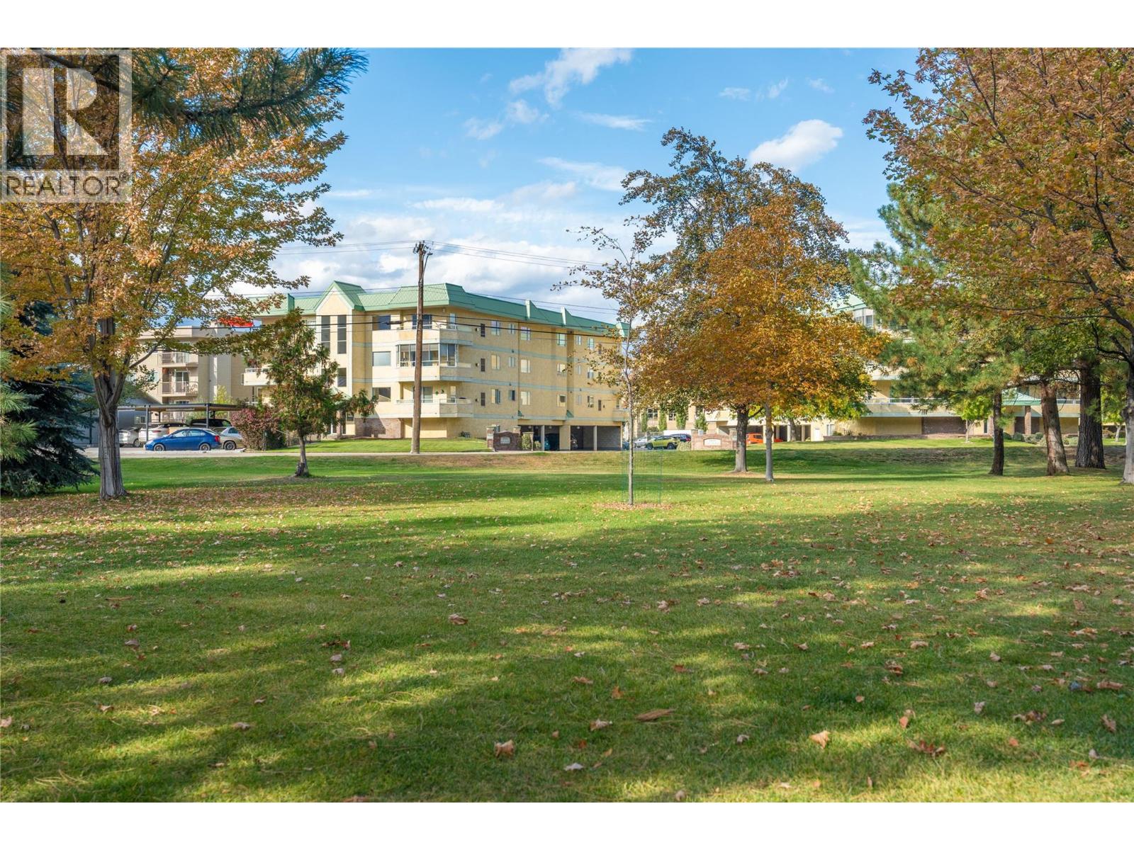 #303 3595 Skaha Lake Road - 30