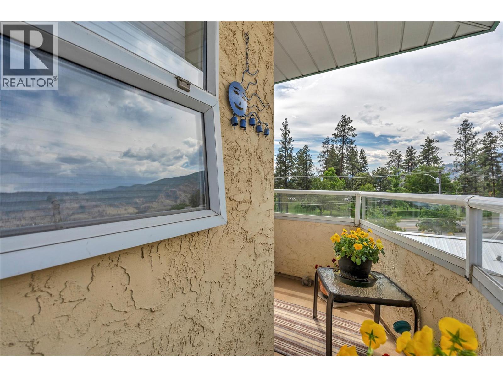 #303 3595 Skaha Lake Road - 38