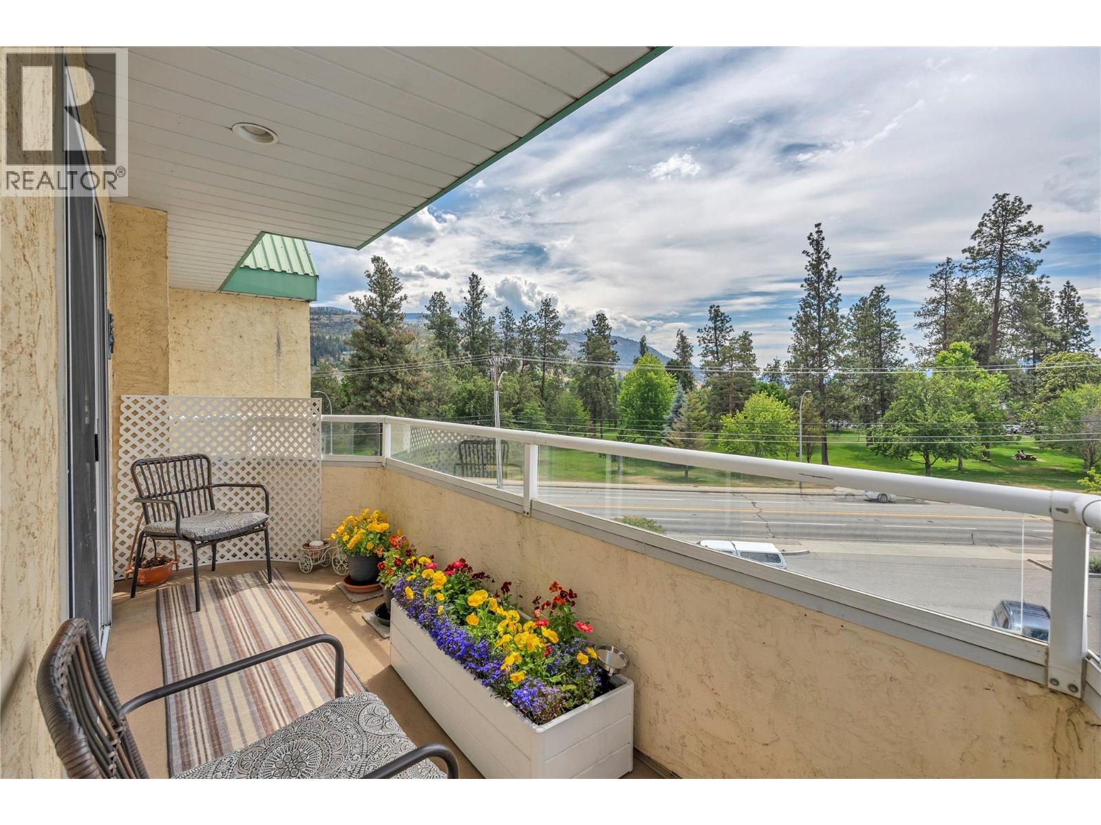 #303 3595 Skaha Lake Road - 12