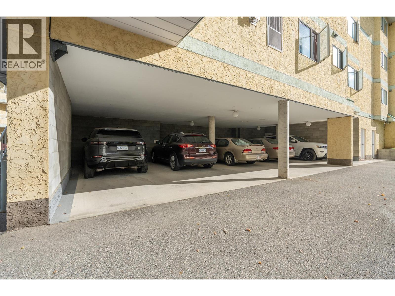 #303 3595 Skaha Lake Road - 25