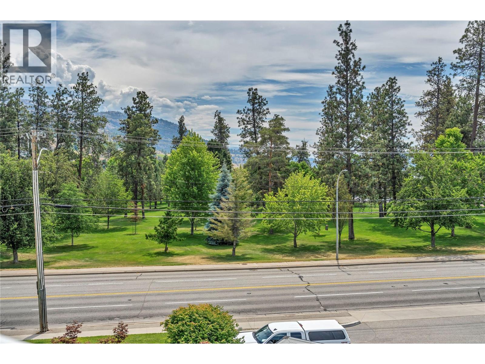 #303 3595 Skaha Lake Road - 36