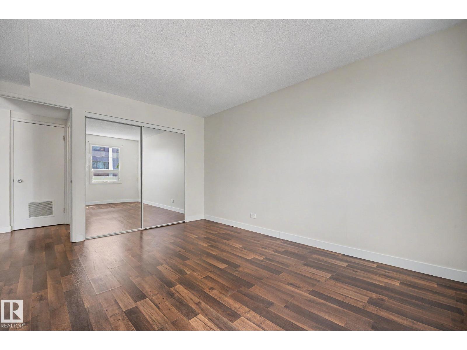 #304 10140 120 ST NW - 15