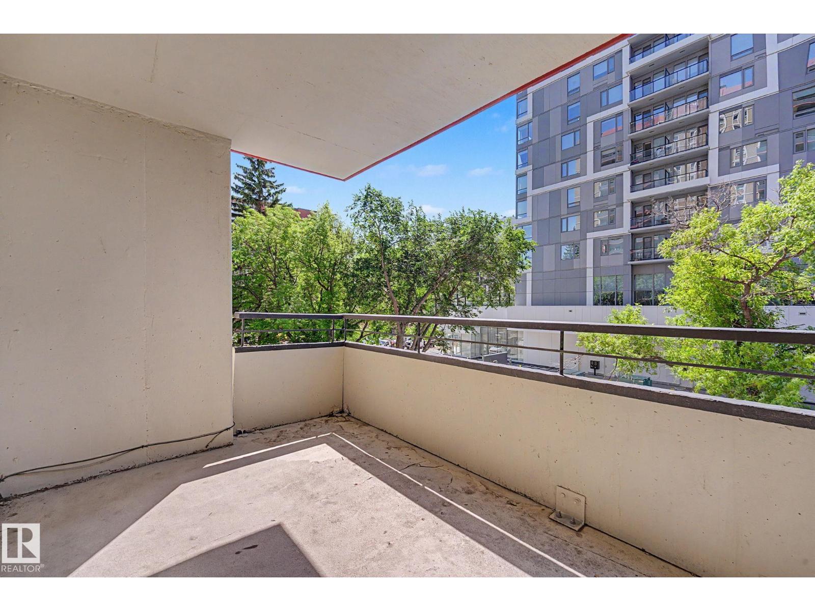 #304 10140 120 ST NW - 18