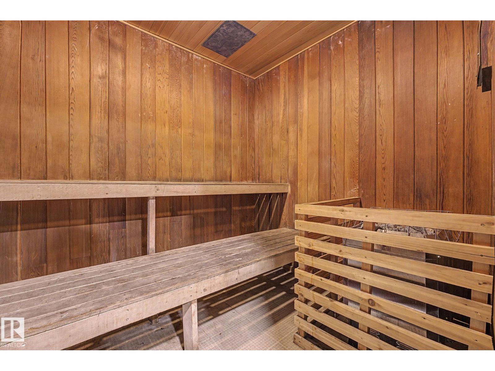 #304 10140 120 ST NW - 28