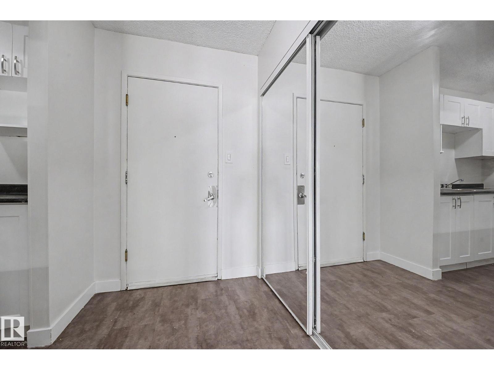 #304 10140 120 ST NW - 3